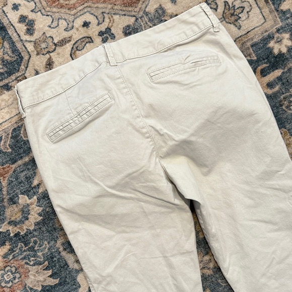 Old Navy 4 Regular Pixie Women's Light Cream Ankle Pants - Picture 7 of 10